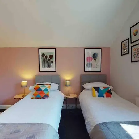 No.10 Seaside - 1st & 2nd Floor アパート スカーバラ