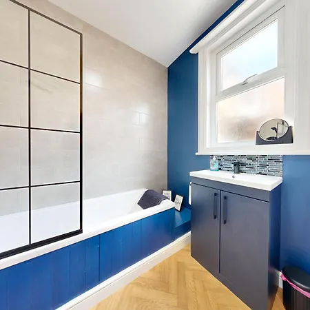 No.10 Seaside - 1st & 2nd Floor *