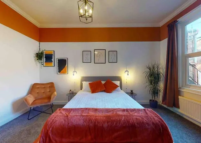 No.10 Seaside - 1st & 2nd Floor * Scarborough